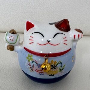 Japanese Maneki-neko lucky cat figurine